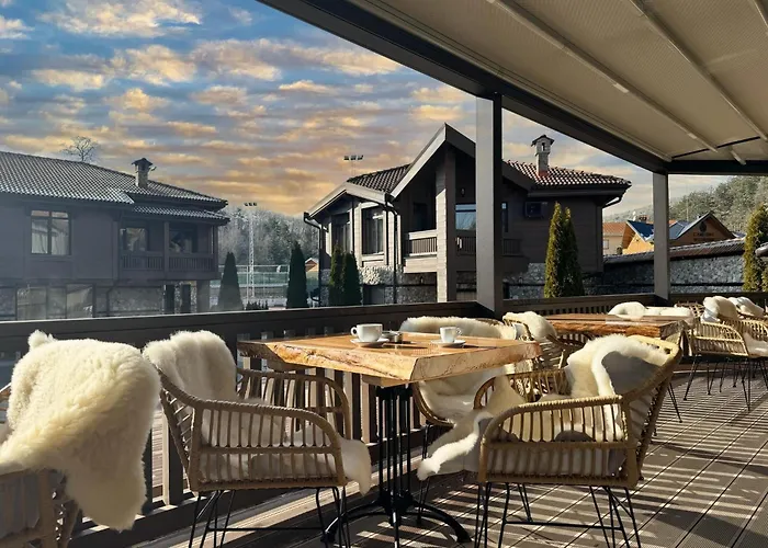 V Chalet Residence